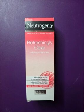 Neutrogena Refreshingly Clear Oil-Free Moisturiser